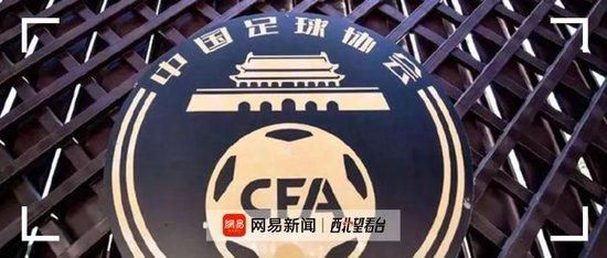 《少年派的奇异飘流》影评：故事耐人寻味　　　　贸易性和艺术性完善均衡　　　　导演李何在这部片子中表现出惊人的片子掌控能力艺术性和贸易性的有益衡量，该片既能在视觉上知足不雅众对异景化画面的诉求，又能在艺术审美上激发不雅众的深层思虑。
